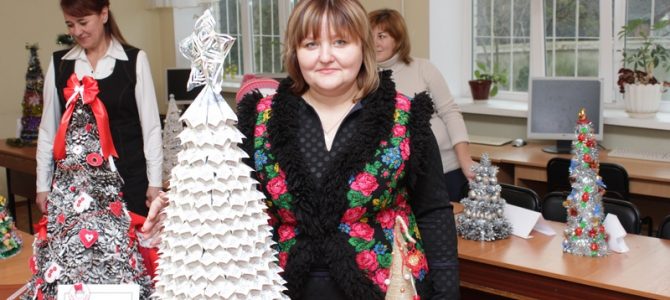 Відбувся конкурс новорічних ялинок з еко-матеріалів «Новорічна галявина»