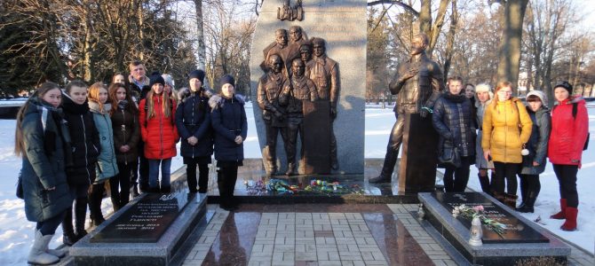 «Небесній Сотні – жити у віках»